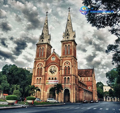 Top 3 địa điểm du lịch nổi tiếng TP. Hồ Chí Minh 2025 1 Nha tho Duc Ba
